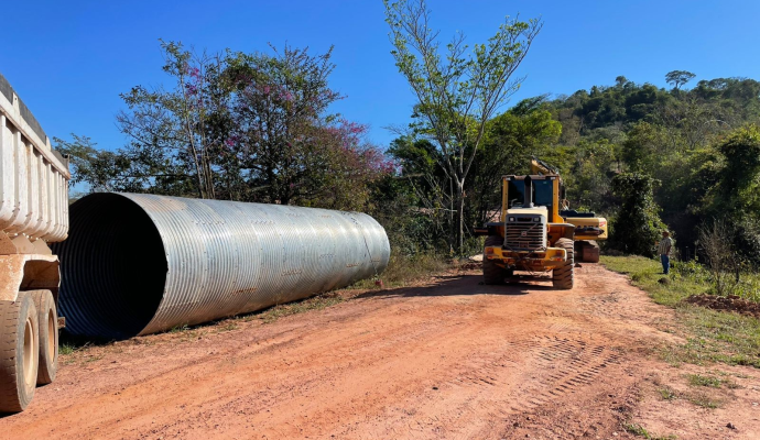  Reserva do Cabaçal substitui ponte de madeira sobre o Córrego do Dracena por tubo ármco em.